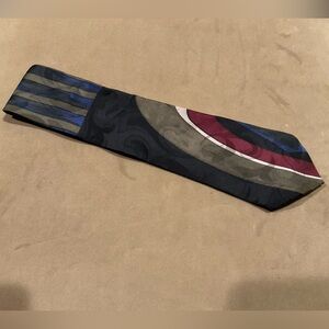 Men’s Vintage Oaktree Elegant Multicolor Imported Silk Fabric Tie.